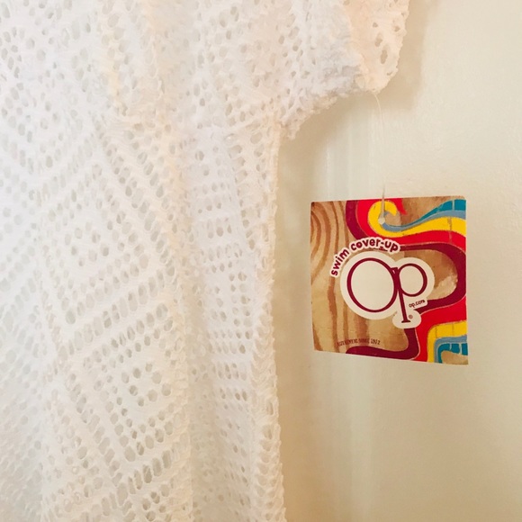 White Beach Cover Up Size Large (11-13) - Picture 3 of 3